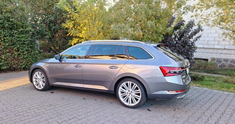 Skoda Superb cena 189340 przebieg: 21000, rok produkcji 2022 z Warszawa małe 106